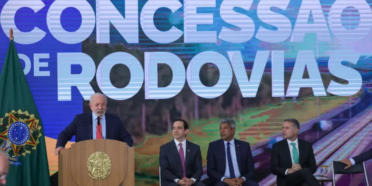 Governo revisa 14 “contratos estressados” de concessão de rodovias