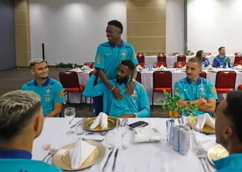 Seleção brasileira se apresenta em Belém para jogos das Eliminatórias