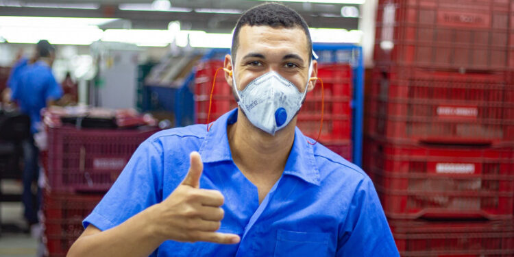 Setor industrial eleva SE para o 2º lugar em geração de emprego