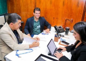 Yandra Moura reforça compromisso com o municipalismo em audiências com prefeitos eleitos