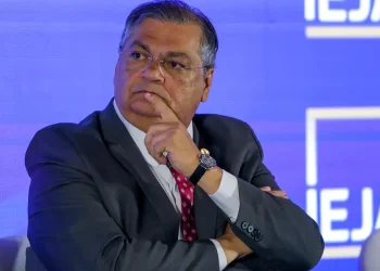 Dino nega pedido para rever parte de decisão que liberou emendas