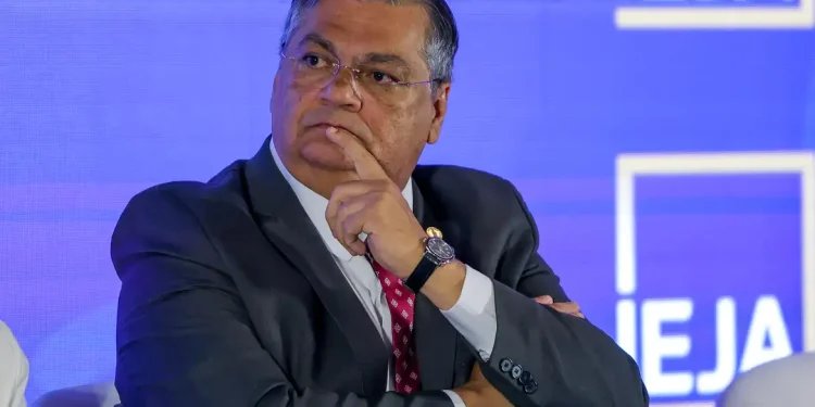 Dino nega pedido para rever parte de decisão que liberou emendas