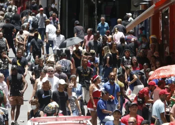 Pesquisa: 49% dos brasileiros acreditam que país vai melhorar em 2025