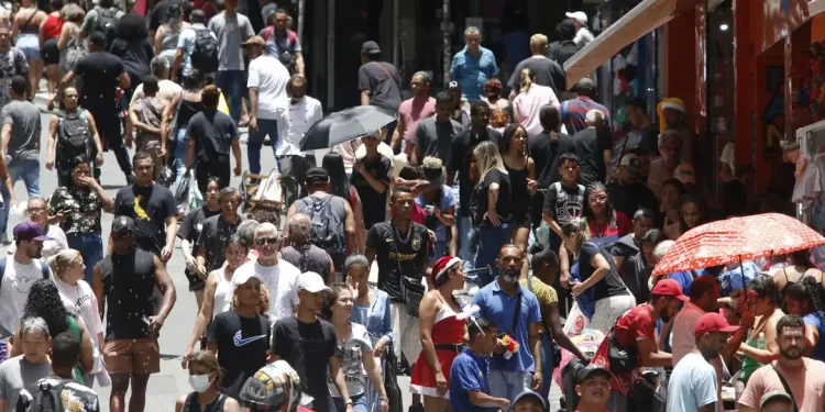 Pesquisa: 49% dos brasileiros acreditam que país vai melhorar em 2025