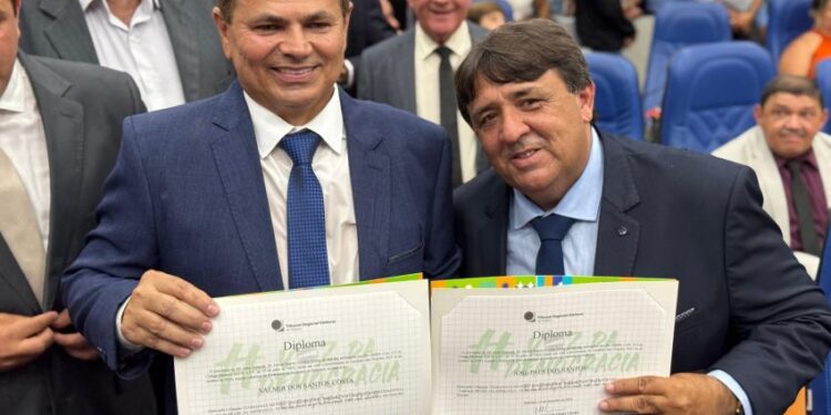 Valmir de Francisquino, vice e vereadores são diplomados em Itabaiana