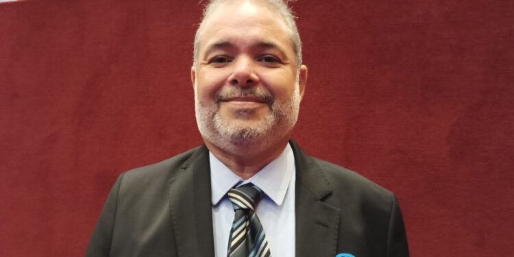 Diplomado, Rodrigo Fontes reforça compromisso em legislar ouvindo os aracajuanos