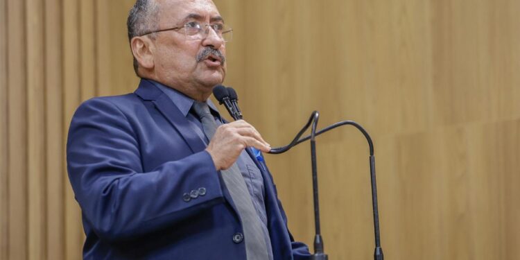 Vereador Cícero do Santa Maria crítica demora na realização de obras de emendas impositivas 