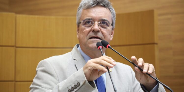 Projeto protocolado por Luciano Pimentel proíbe fabricação, distribuição, comercialização e uso de armas de gel em Sergipe