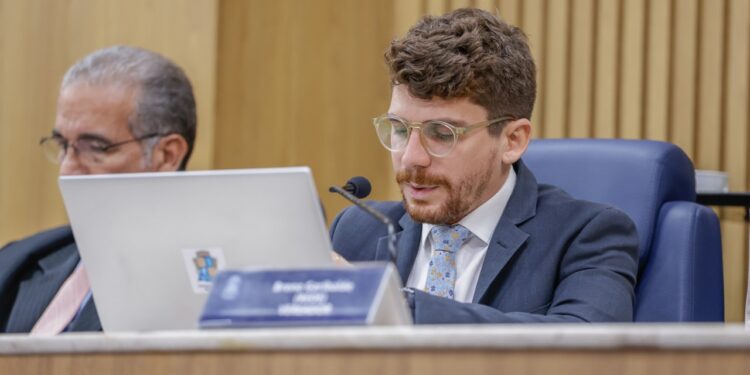 Causa animal: PL de Breno Garibalde é aprovado na Câmara de Aracaju