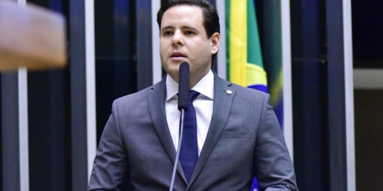 Relatoria de Rodrigo Valadares revoga honraria concedida a Bashar al-Assad