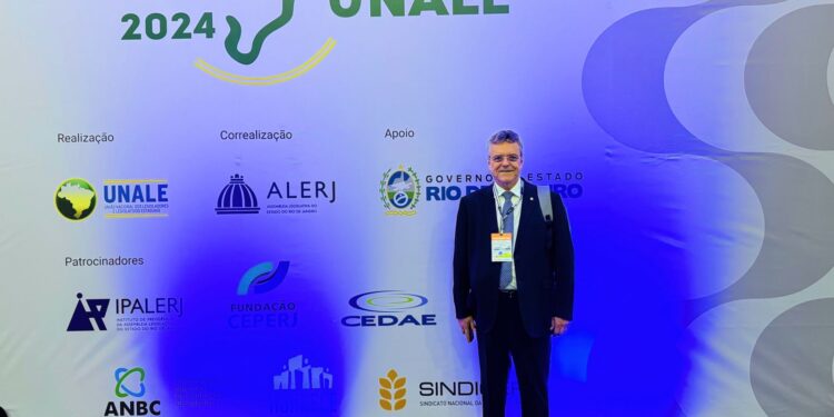 Deputado Luciano Pimentel marca presença na 27ª Conferência Nacional da Unale