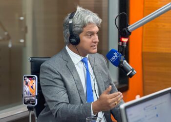 Dr. Samuel anuncia corte de carros oficiais e contenção de gastos para enfrentar dívida milionária em Socorro