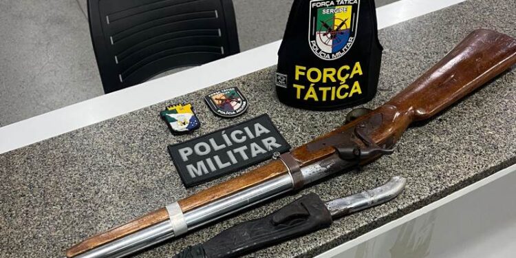 PM prende homem por porte ilegal de arma de fogo em Canindé de São Francisco
