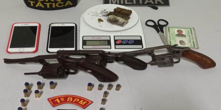 Polícia Militar prende três suspeitos por porte ilegal de arma de fogo na Zona Sul de Aracaju