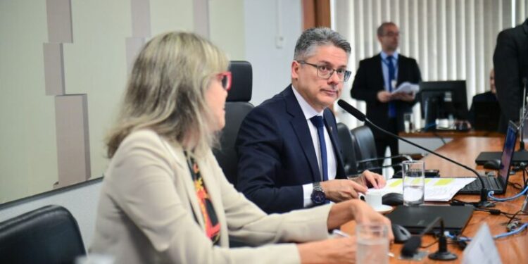 Senador Alessandro preside audiência pública para discutir a classificação do diabetes tipo 1 como deficiência