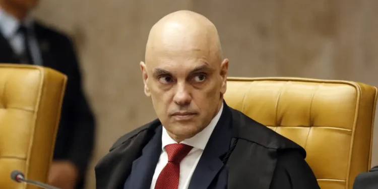Moraes proíbe acesso aos prontuários de mulheres que realizaram aborto