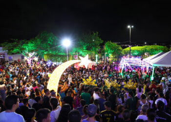 Natal Encantado: bairro Eduardo Gomes é palco da primeira noite natalina com sucesso de público