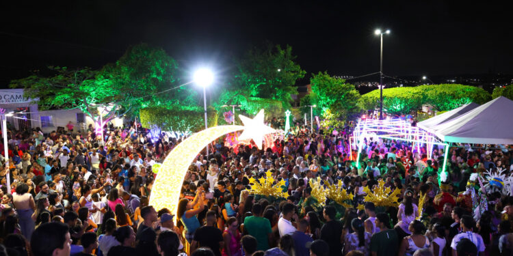 Natal Encantado: bairro Eduardo Gomes é palco da primeira noite natalina com sucesso de público