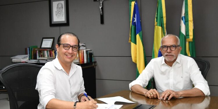 Prefeito sanciona leis que asseguram subsídio tarifário no transporte coletivo e gratuidade para pessoas com deficiência em Aracaju