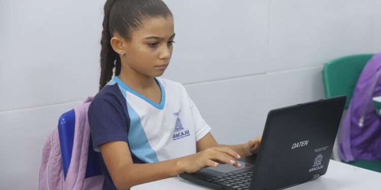 Ju: inteligência artificial otimiza análise de dados e oferece suporte inovador à rede municipal