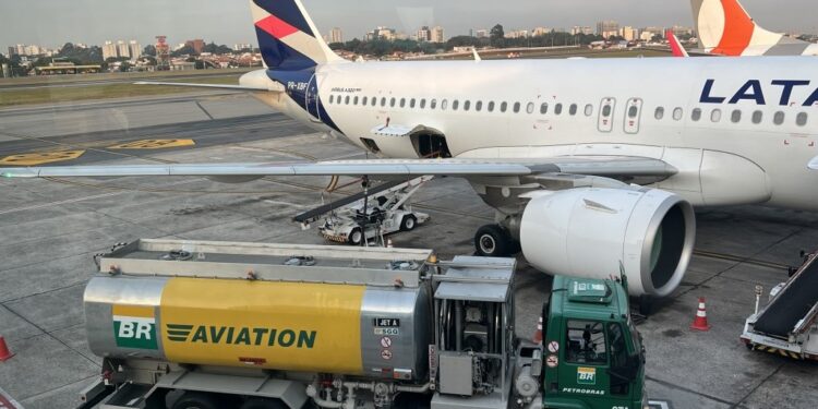 Petrobras aumenta o preço do querosene de aviação em 3%