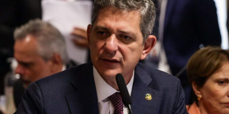 Senador Rogério agradece sensibilidade do senador Laércio em retirar relatório que prejudicava o retorno da Petrobras a Sergipe