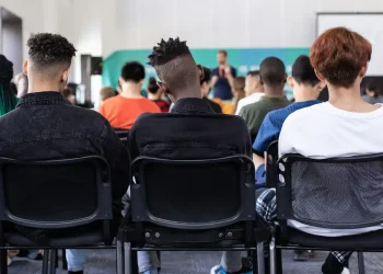 Uma a cada 3 famílias diz que filhos não aprendem o esperado na escola