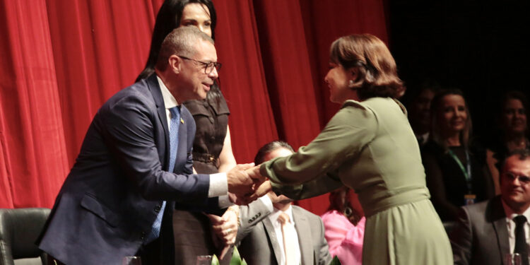Fábio Mitidieri participa da solenidade de diplomação dos candidatos eleitos em Aracaju