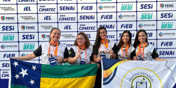 Alunos do Colégio Estadual Monsenhor Olímpio Campos conquistam a 2ª colocação na Feira Nacional de Iniciação Científica