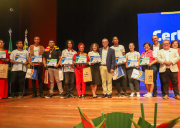Mais de dois mil alunos recebem certificados de cursos em parceria do Governo com Senac