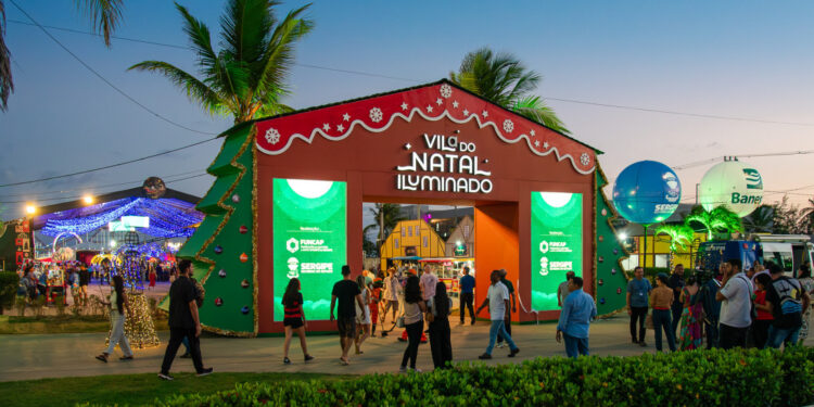 Sergipanos e turistas celebram estreia da segunda edição da Vila do Natal Iluminado