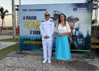 Homenagem: Delegada Katarina recebe medalha “Amigo da Marinha”