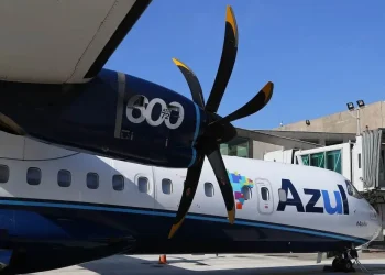 Azul interrompe operações em 12 cidades por alta de custos; veja lista