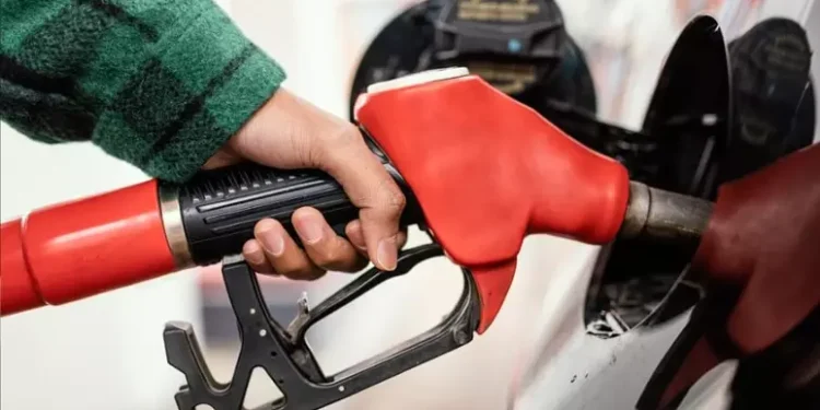 Aumento do ICMS sobre combustíveis passa a valer a partir de 1º de fevereiro; veja valores