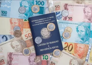 Vai receber o abono salarial em 2025? Pagamento começa em fevereiro
