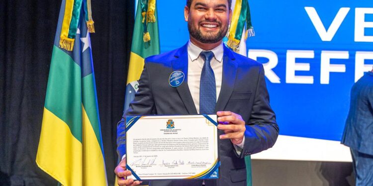 Maurício Maravilha é empossado vereador de Aracaju e promete mandato resolutivo