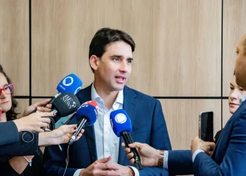 Ministro diz que fusão entre Azul e Gol pode reduzir preço de passagem