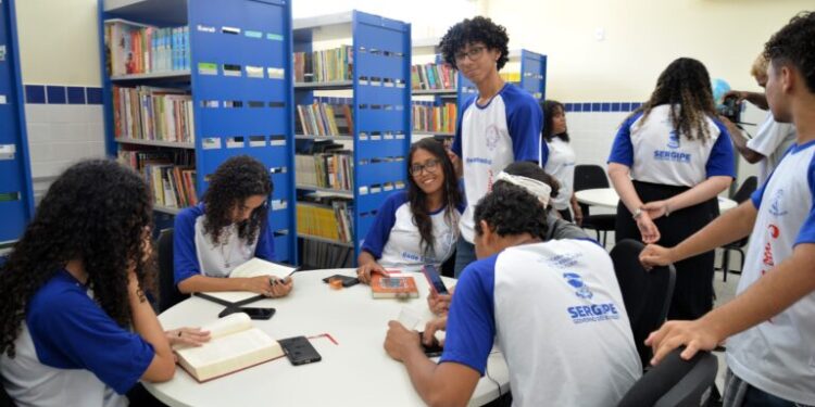 Ensino em tempo integral é ampliado para mais centros de excelência em Sergipe