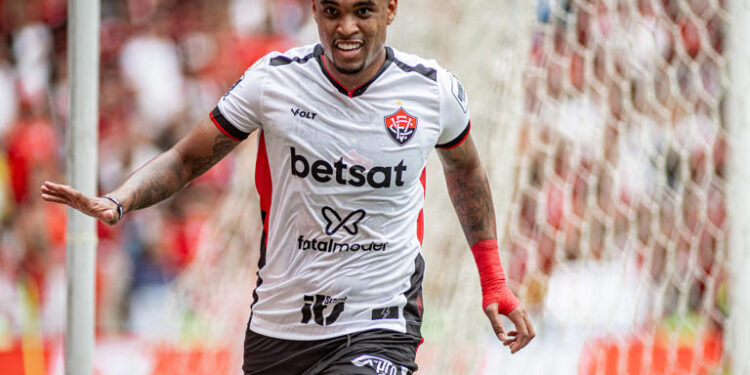 Vitória se despede oficialmente do artilheiro do Brasileirão