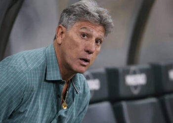 Renato Gaúcho aceita proposta e deve ser rival do Flamengo na temporada 2025