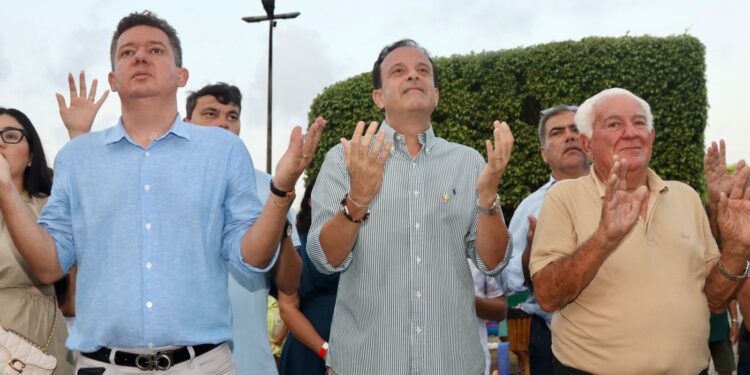 André Moura participa da Coroação de Sesi e Rainha do Cacumbi e Procissão de Bom Jesus dos Navegantes