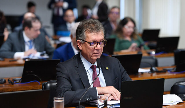 Laércio destinou emendas e apresentou projetos na área de educação