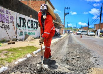 Prefeitura de Socorro inicia obra de recapeamento asfáltico de vias do bairro Jardim