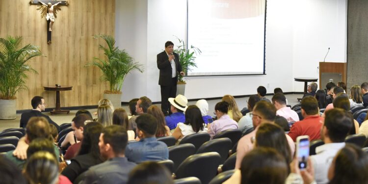 TCE recebe controladores internos dos municípios para reunião técnica