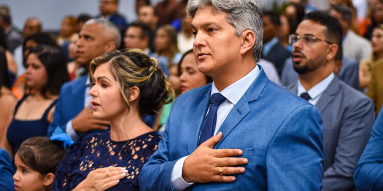 Samuel Carvalho toma posse como prefeito de Nossa Senhora do Socorro