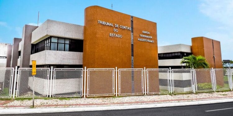 SINTESE denuncia ao TCE-SE a falta de pagamento de salário de dezembro em nove municípios