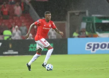 Flamengo decide contratar Vitão, do Internacional, em acordo que pode envolver meio-campista