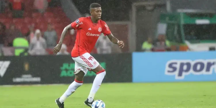 Flamengo decide contratar Vitão, do Internacional, em acordo que pode envolver meio-campista