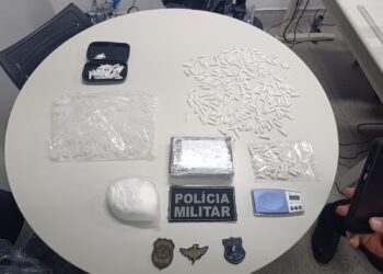 Ações conjuntas resultam em prisão de suspeitos de tráfico e apreensão de cerca de 1kg de cocaína em Itabaiana