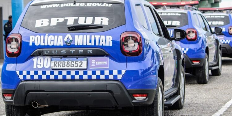 Polícia Militar prende homem foragido durante patrulhamento no Bairro 17 de Março